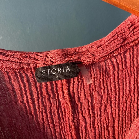 STORIA Rust Crinkle Cut Cropped Tie Waist Top - Picture 3 of 5